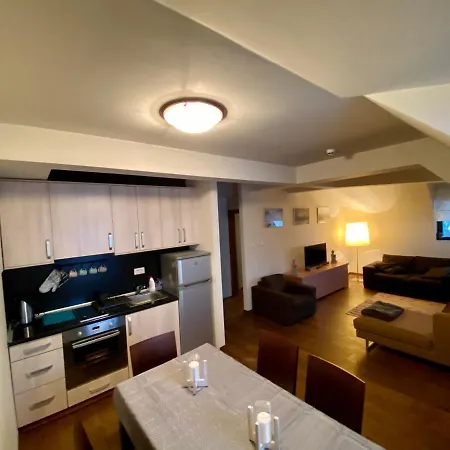Apartment Vidik - 50m2 Sa Privatnim Parkingom *